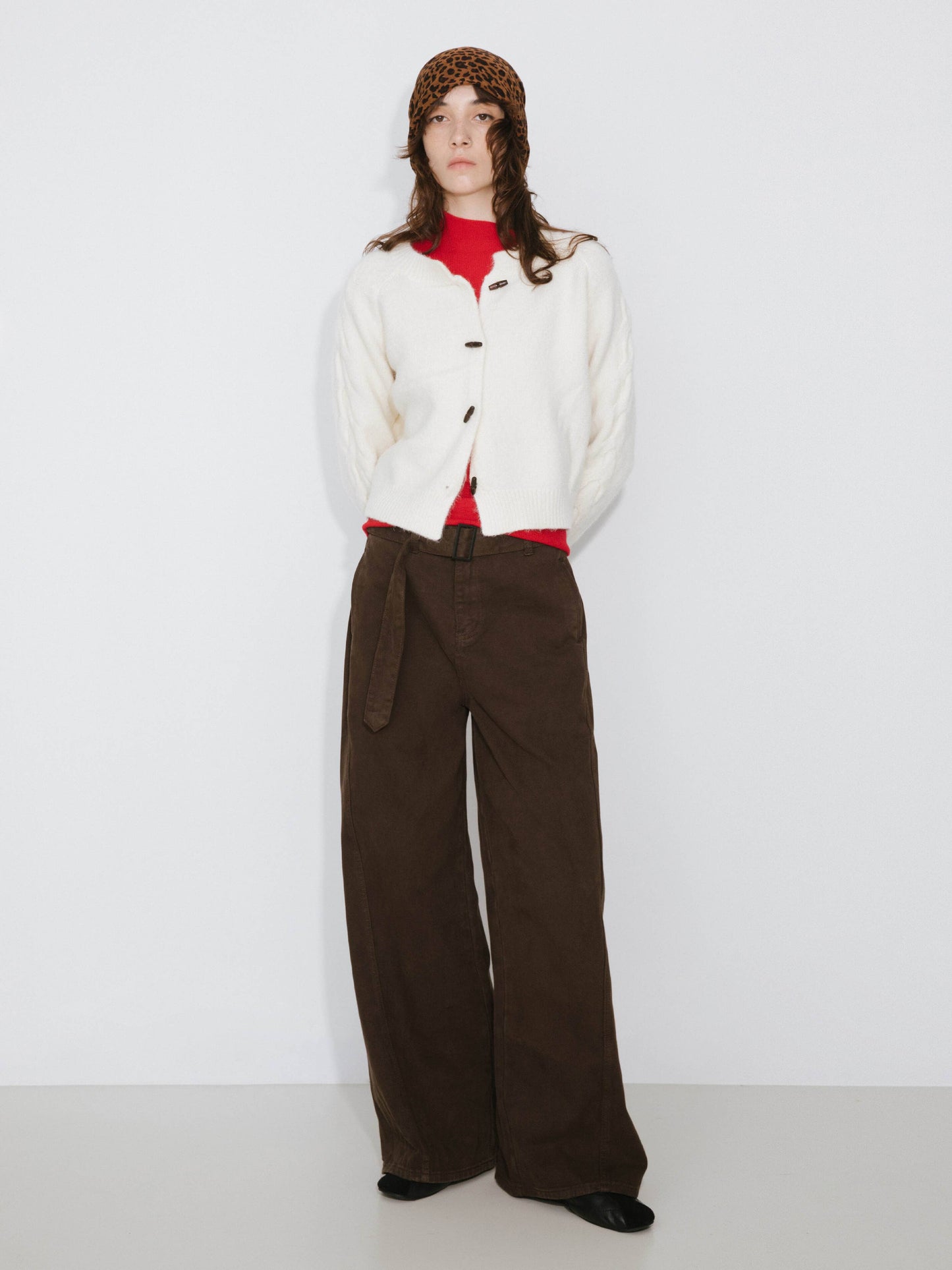 Crew Neck Short Knit Cardigan : DarkRed / UN