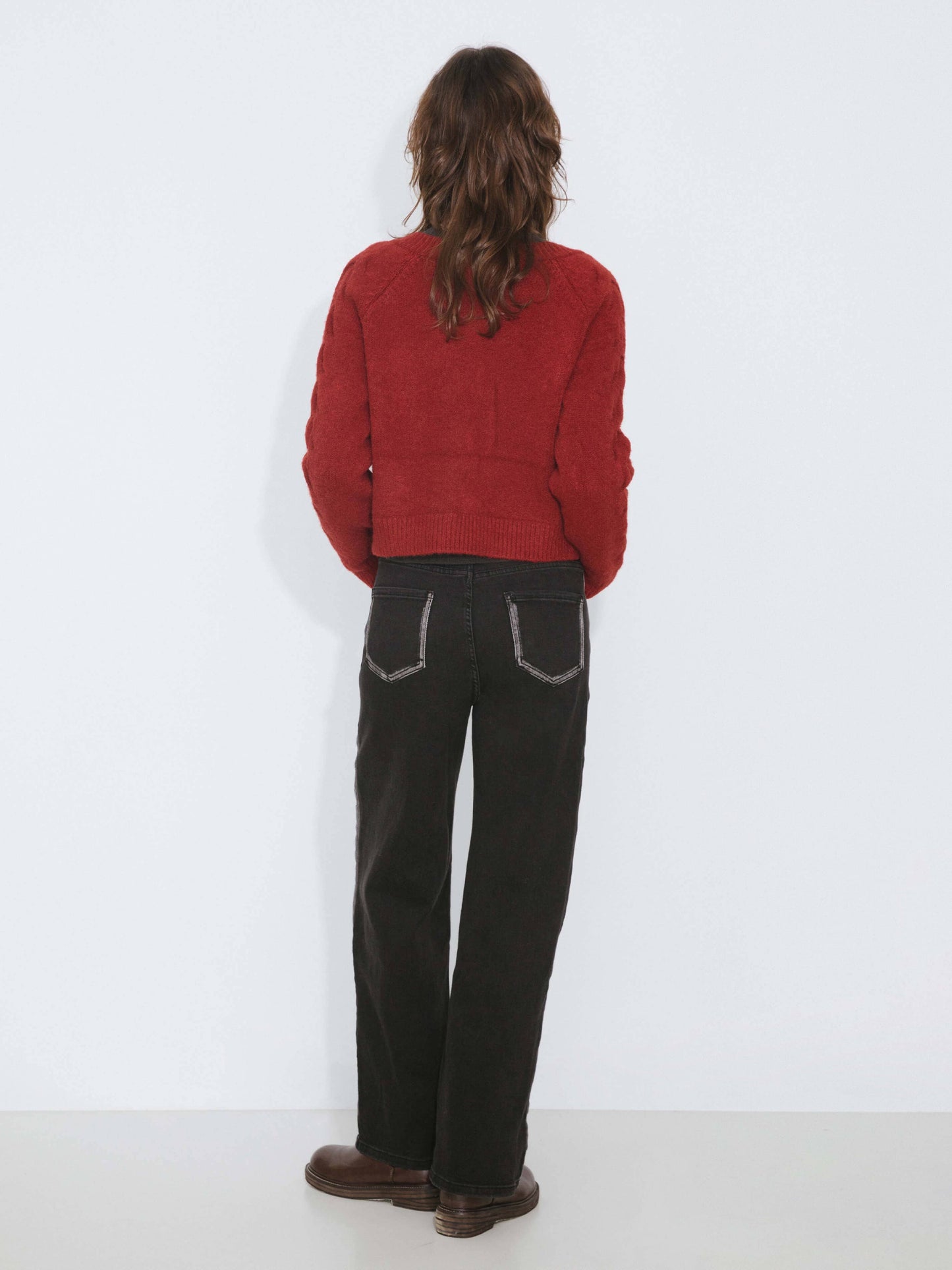 Crew Neck Short Knit Cardigan : DarkRed / UN