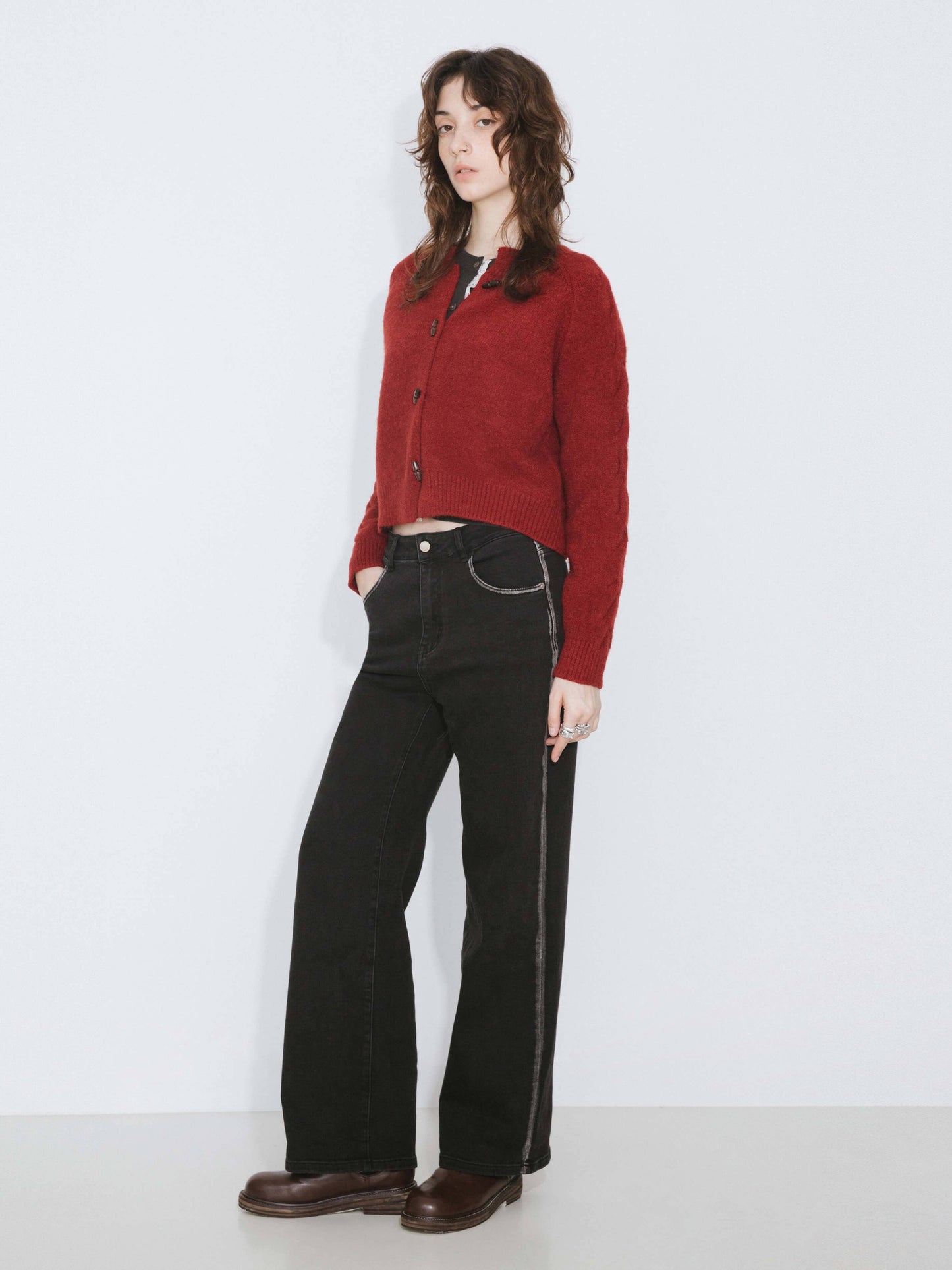 Crew Neck Short Knit Cardigan : DarkRed / UN