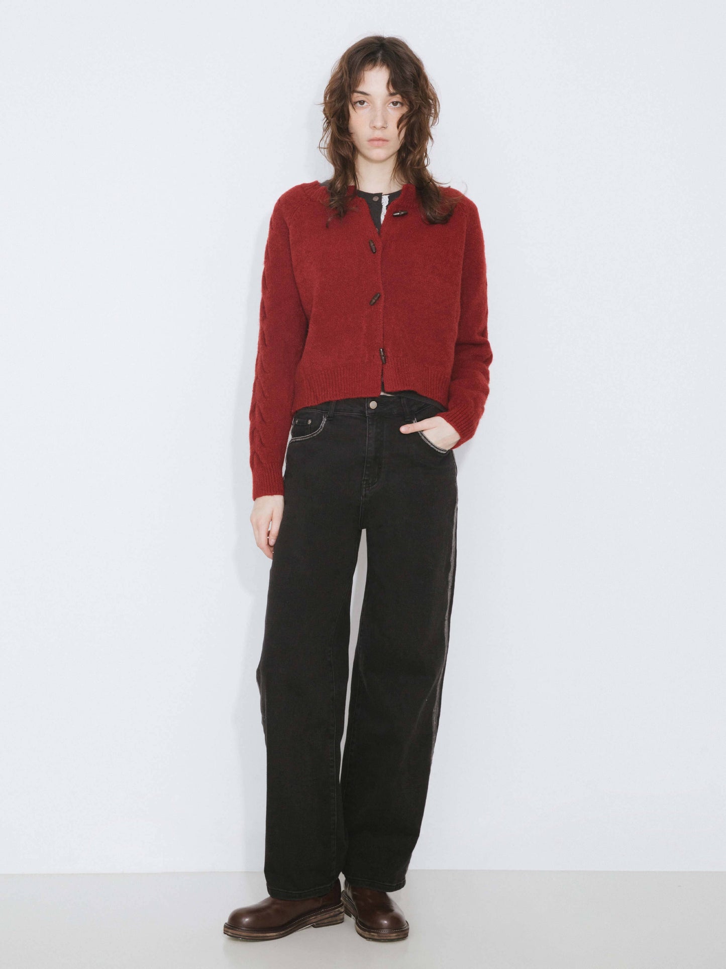 Crew Neck Short Knit Cardigan : DarkRed / UN