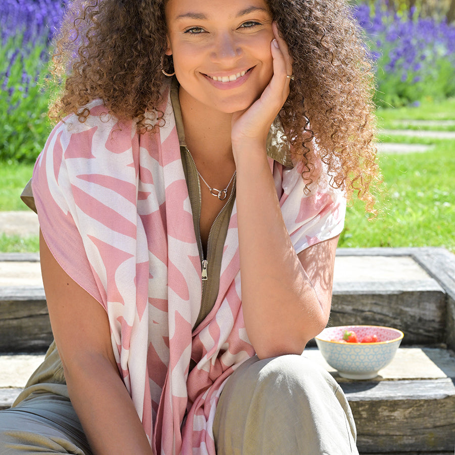 Bamboo pink white scarf