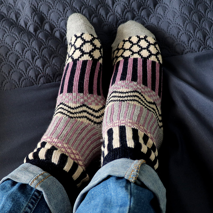 NAVY AND LILAC MIX NORDIC DESIGN MULTI KNIT SOCKS