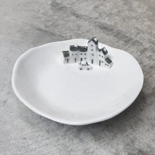 Flat dish with car - No Place Like Home