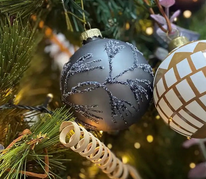 GREY AND BLACK GLASS BAUBLE GLITTER LEAF DEC