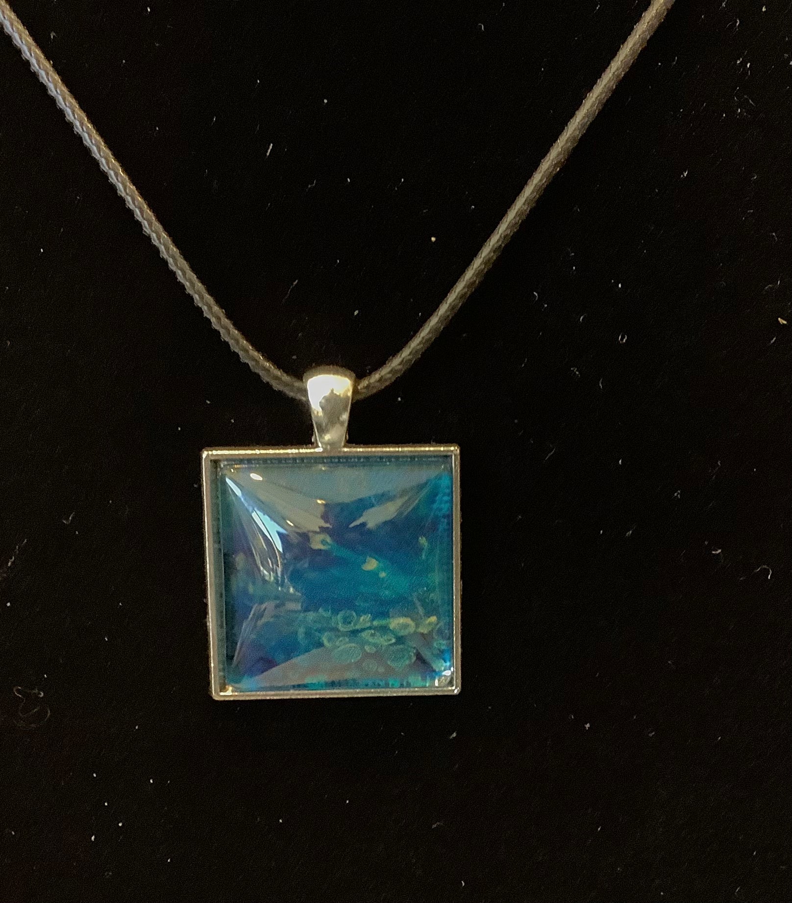 ACRYLIC FREE FLOW ART and JEWELLERY
