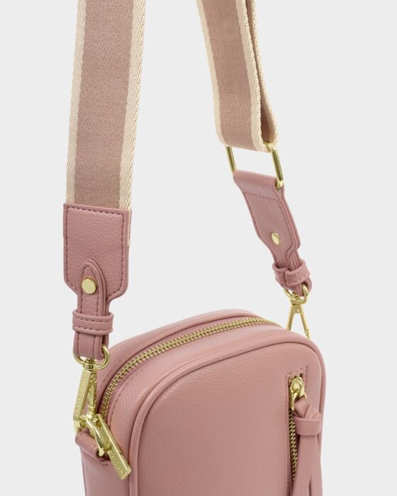 HALLIE SMALL CROSSBODY BAG | Pink
