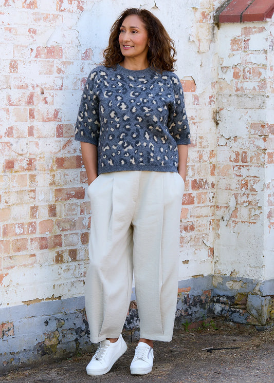 JACQUARD LEOPARD PRINT JUMPER GREY
