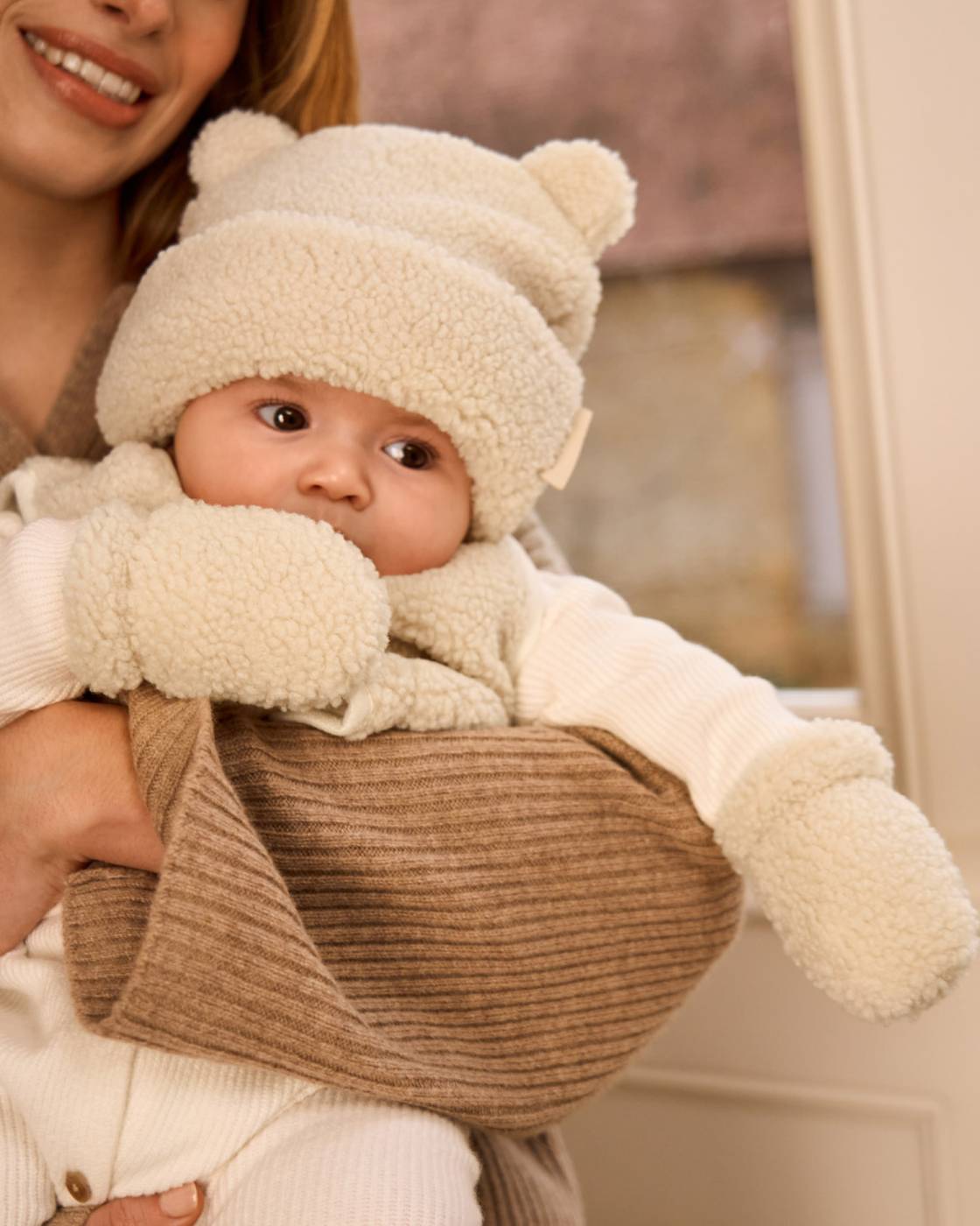 BABY BORG HAT & MITTENS OFF WHITE