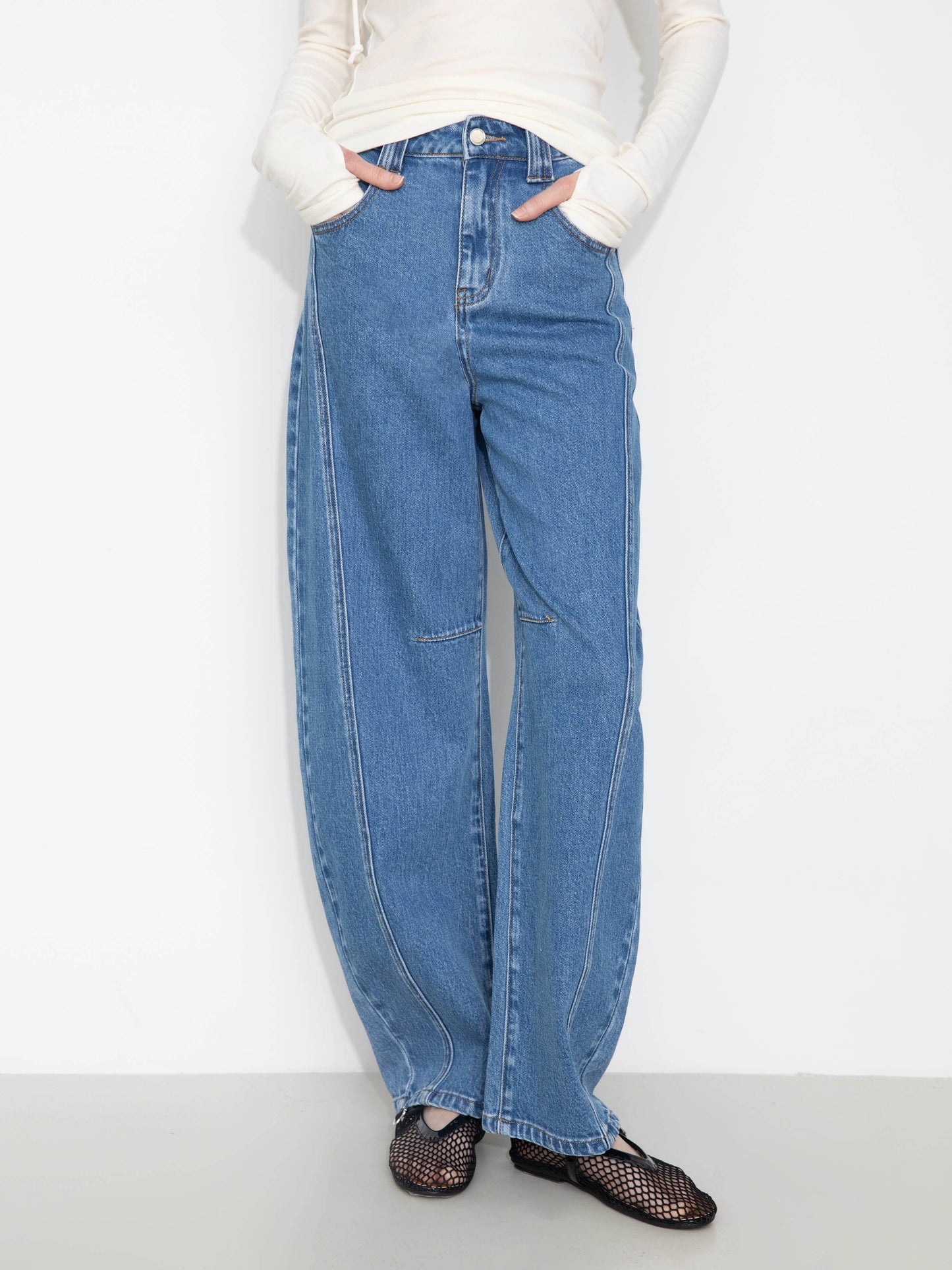 Panelled Loose-Fit Wide-Leg Tapered Jeans: Navy / L