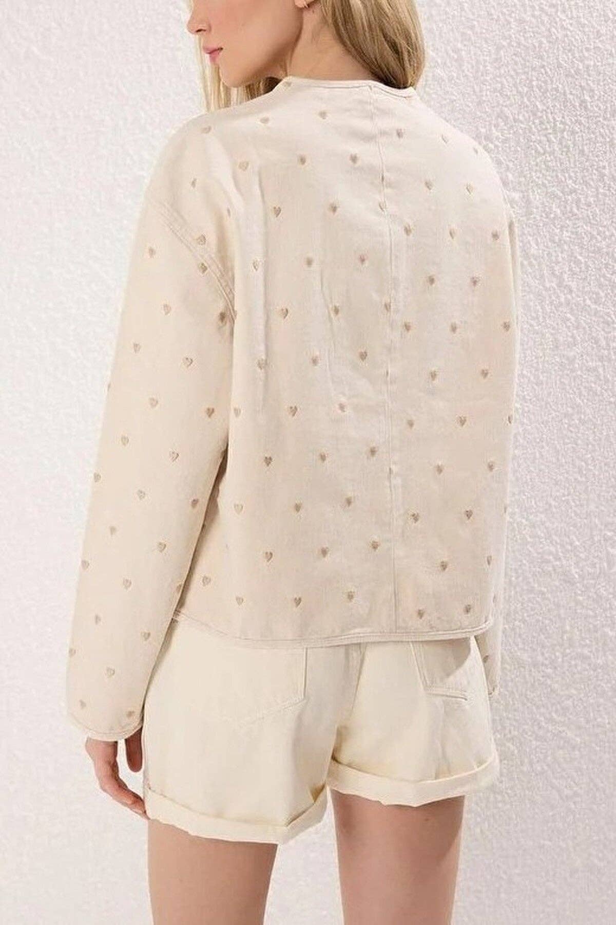 Denim Jacket with Heart Embroidery and Pocket Details: Beige / L