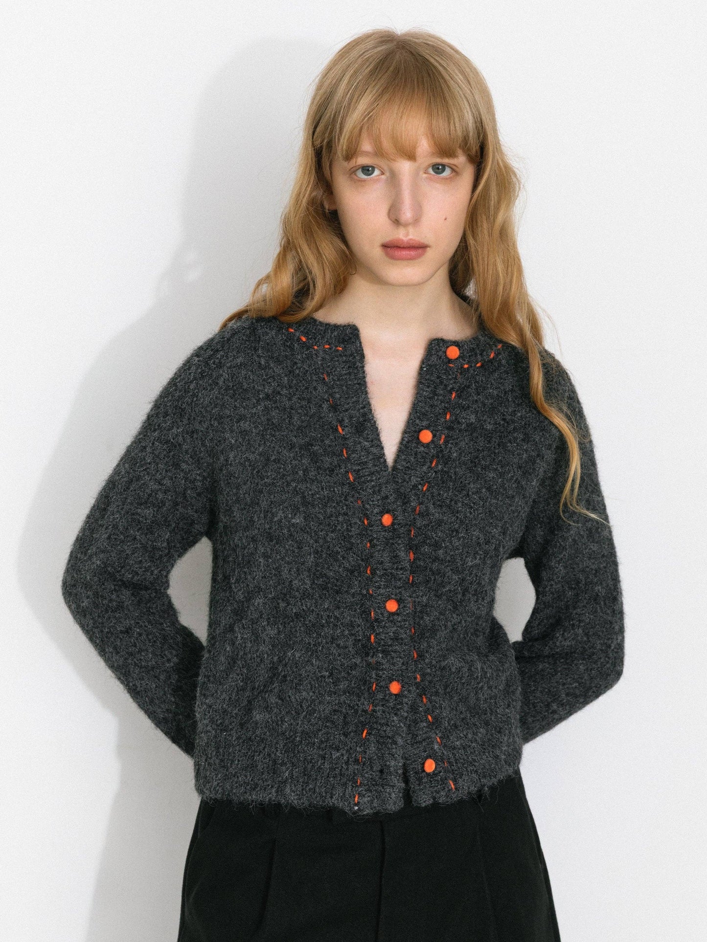 Wool-Blend Contrast Ribbed Cuff Cardigan: Navy / UN